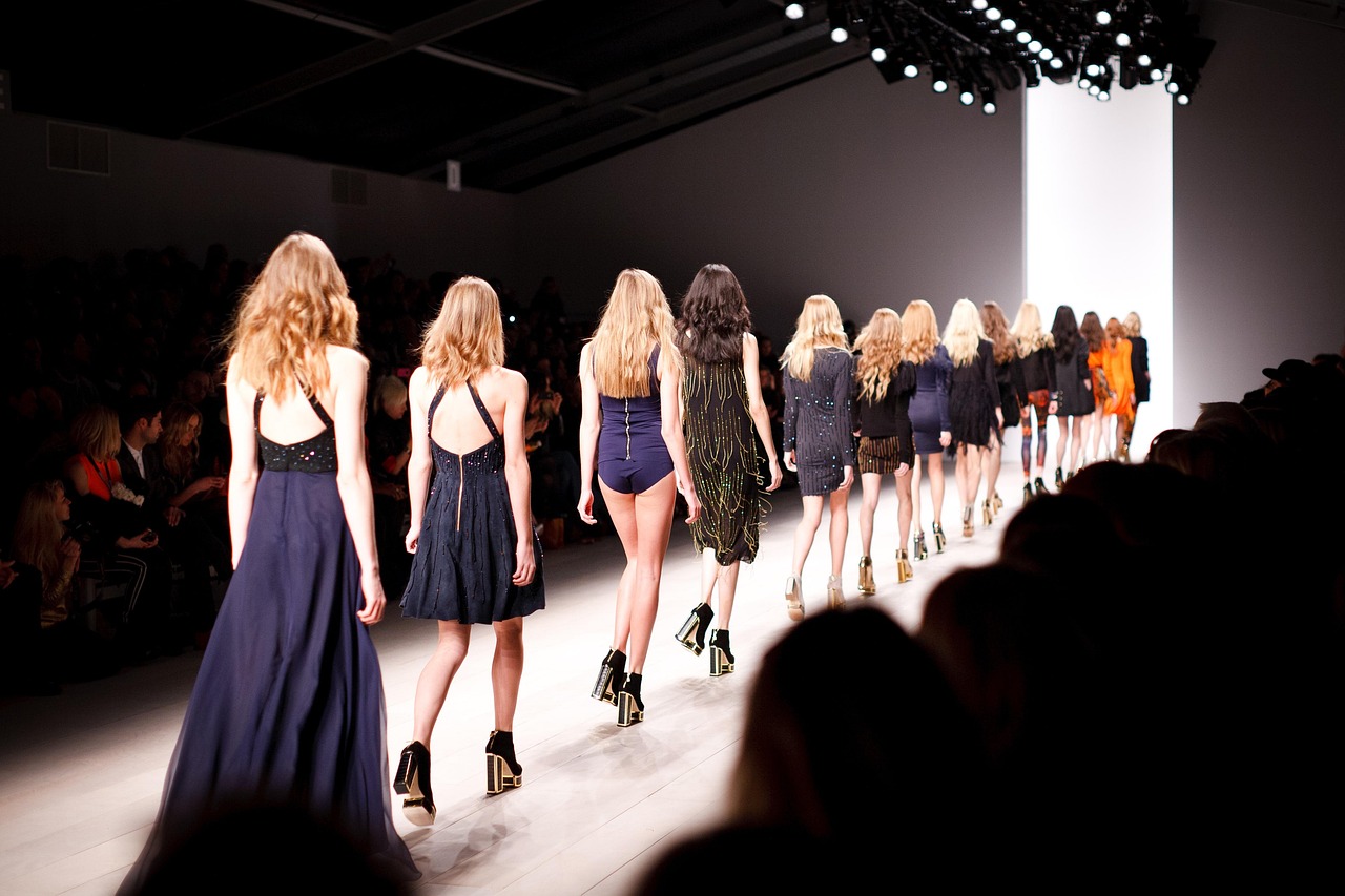 stilvolle styling ideen für damen 2025: tipps und trends