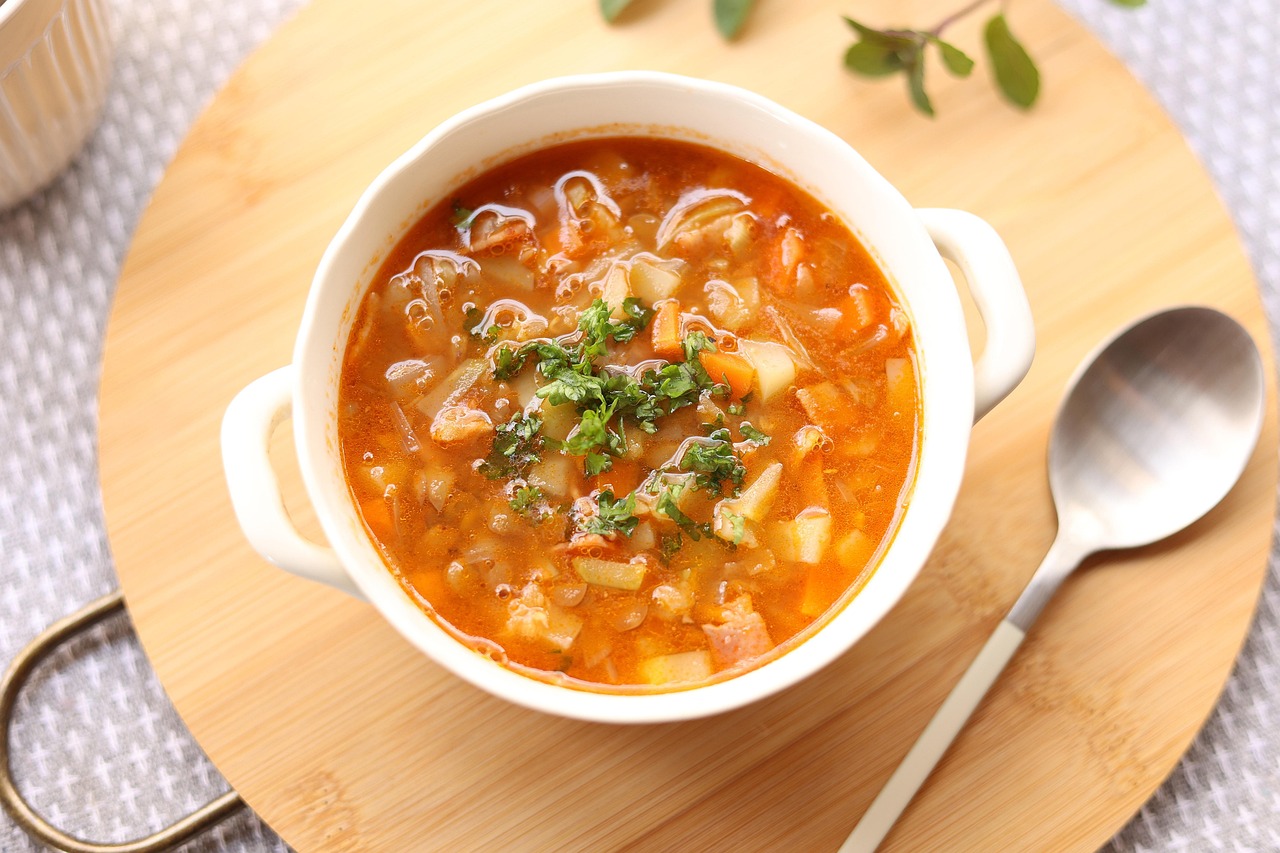 entdecken sie unsere köstlichen suppenrezepte für jeden anlass. von herzhaften klassikern bis zu leichten, gesunden optionen – genießen sie wohltuende suppen für jedes wetter!