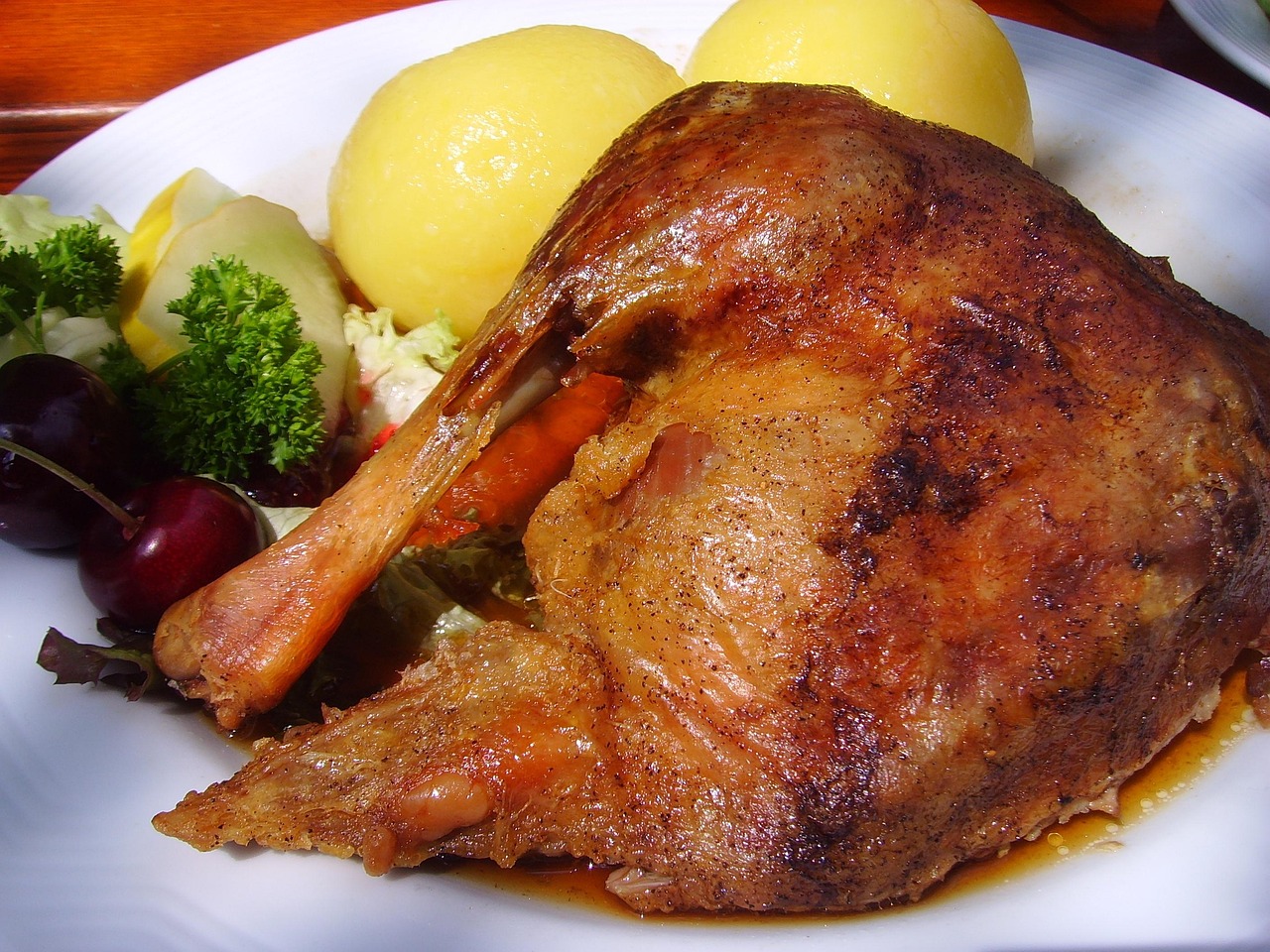 genießen sie am sonntag ein köstliches roastbeef mit traditionellen beilagen. entdecken sie rezepte und tipps für das perfekte sonntagsessen, das familie und freunde zusammenbringt.