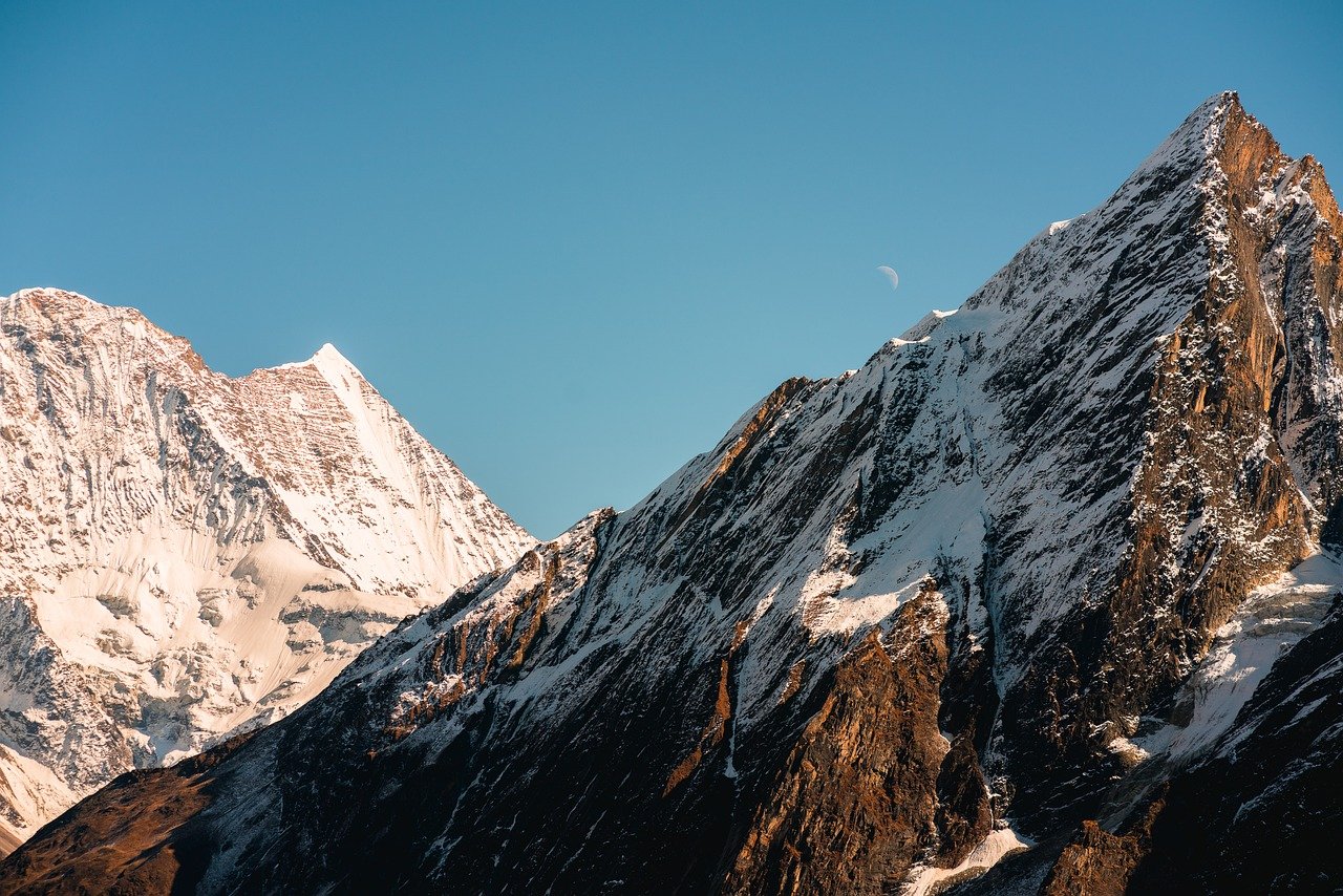 erleben sie den gipfel des erfolgs mit 'summit' &ndash; ihrem wegweiser zu spitzenleistungen und unvergesslichen momenten.